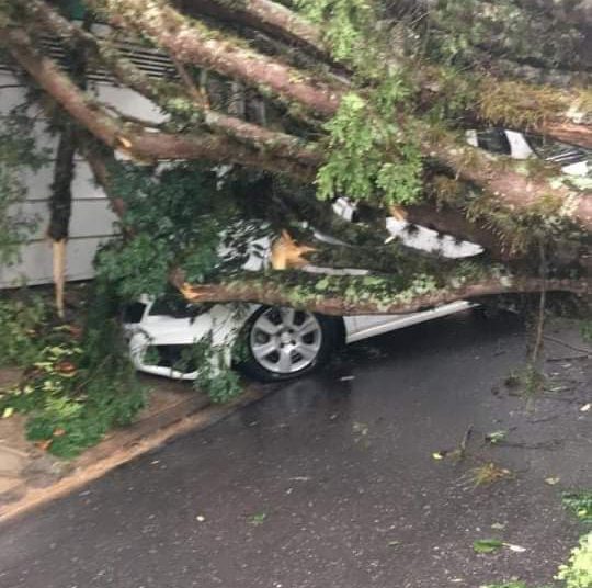 Moradores promovem vaquinha para ajudar feirante que teve casa incendiada