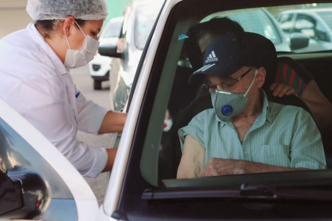 40,8% dos idosos já foram imunizados contra a Covid-19