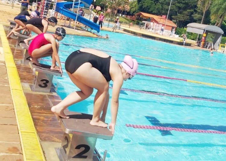 Clube Central - DIA DA NATAÇÃO 🏊 Na figura do nosso querido