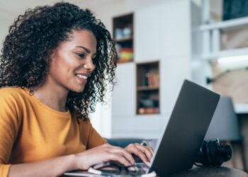 Cursos gratuitos de qualificação para mulheres abrem inscrições