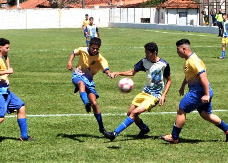 Equipes de futebol se classificam para Fase Regional do Campeonato Estadual