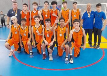 Equipes sub 14 e sub 17 de basquete são vice-campeões da Liga Regional