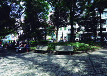 E o banco atua como clube da comunidade