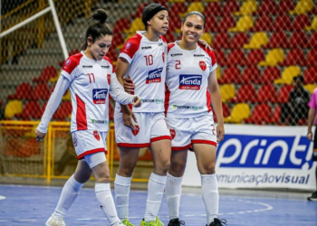 Futsal Feminino do Casi estreia com vitória no Cruzeirão
