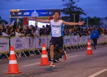 Atleta participa da elite da Maratona de Florianópolis 2024