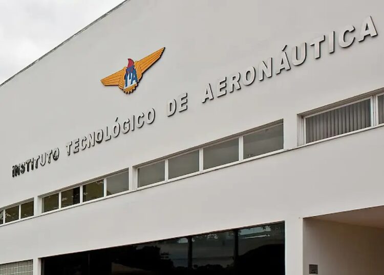 A maioria dos cursos é de nível intermediário, ou seja, é melhor que o estudante tenha algum conhecimento prévio sobre os temas.