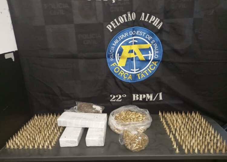 Os suspeitos receberam voz de prisão no local e foram conduzidos ao plantão policial, onde a ocorrência foi registrada. Foto - Divulgação