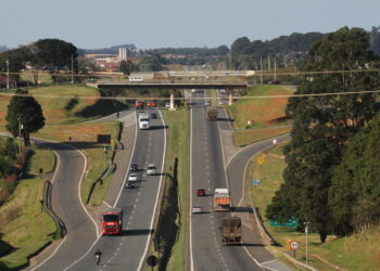 A Prefeitura passa a ter autonomia, mediante autorização dos órgãos competentes, para classificar os usos permitidos (residencial, comercial ou industrial) nas áreas próximas às rodovias estaduais. Foto - arquivo