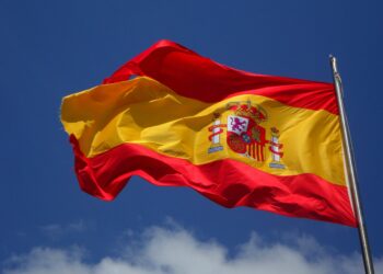 Para ser contemplado com a bolsa de graduação na área de engenharia, é necessário ter concluído o ensino médio, técnico integrado ao médio ou novotec integrado nos anos de 2023 ou 2024.