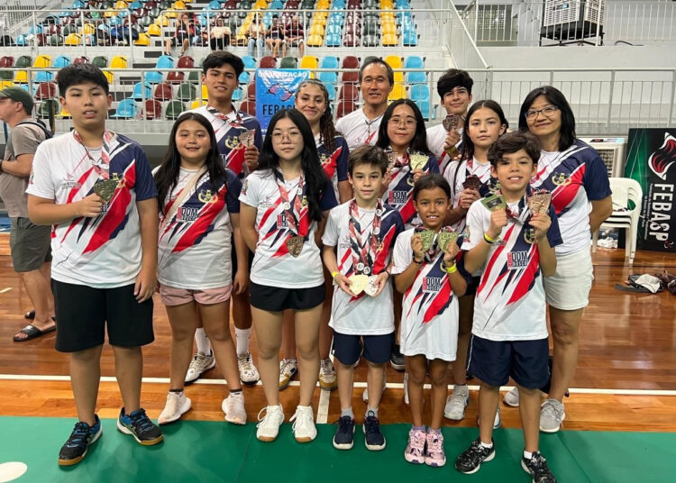 Itapetininga conquista 11 medalhas no Estadual de Badminton