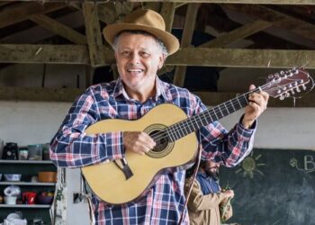 Disposto a amenizar o peso da palavra composição, Bob denomina suas criações musicais como “pedras”. Foto - Reprodução/Redes sociais