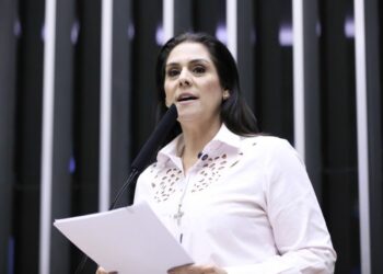 Simone Marquetto vota contra o aumento do IOF para os mais ricos e maior taxação das bets