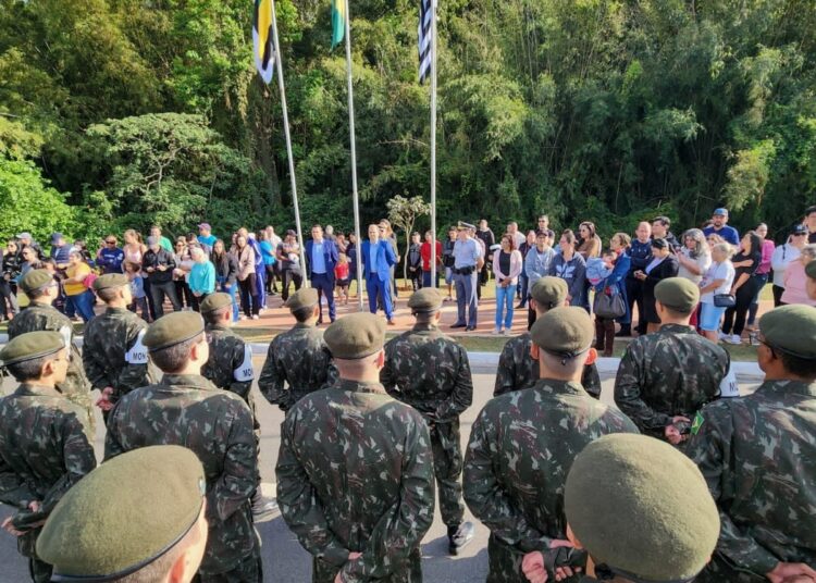 desfile cívico para celebrar o Dia 7 de Setembro