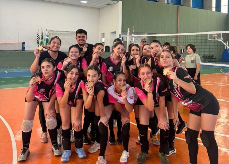Equipe de voleibol feminino de Itapetininga é campeã pela Liga de Sorocaba e Região