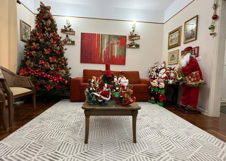 A coleção é formada por itens comprados principalmente na Rua 25 de Março, em São Paulo, mas muitos foram adquiridos em Itapetininga ou recebidos de presente de parentes e amigos. Foto - Arquivo pessoal