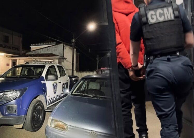 Adolescente é apreendido com carro furtado em Itapetininga