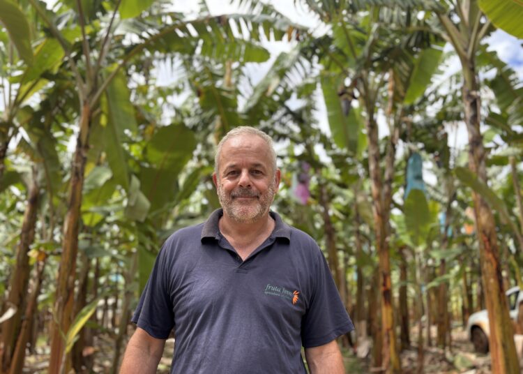 João Luiz Brandão Martins Júnior, mais conhecido como Juca, trocou a sala de aula na grande São Paulo pela vida no interior, dando continuidade à produção iniciada por seu pai, ainda na década de 1980. Foto - Laura Oliveira