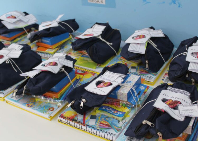 Professora destaca que muitos alunos não possuem sequer o básico. Foto - Acervo