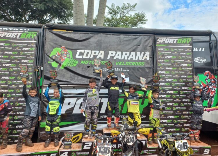 Irmãos de Itapetininga conquistam 1º lugar em etapa da Copa Paraná de Motocross
