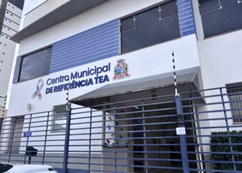 Famílias reclamam de fila de espera na Casa TEA e falta de especialistas para autistas em Itapetininga