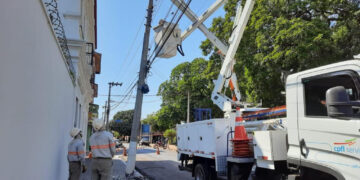 Rompimento de fiação e colisões contra postes somam 61 casos