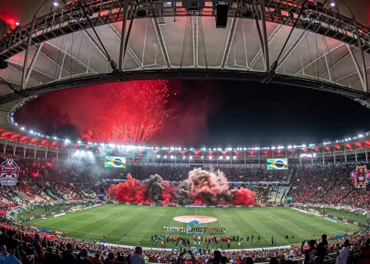 A bola roda…