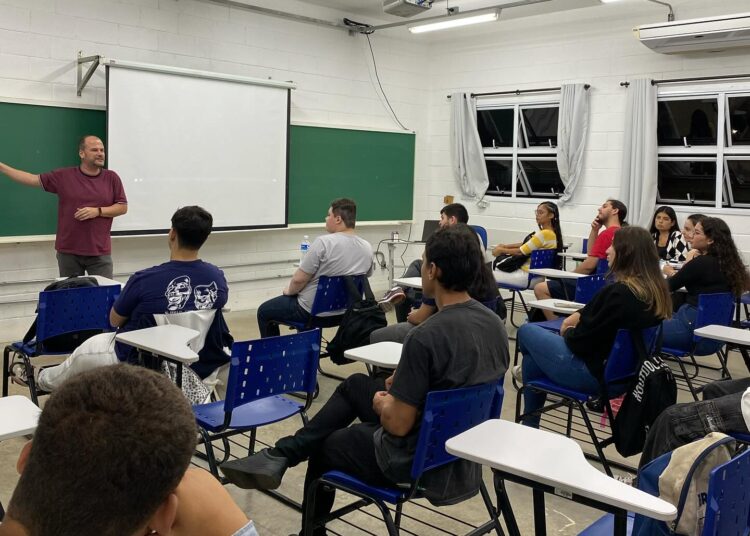 Cursinho popular e gratuito do IFSP amplia acesso ao ensino superior para alunos da rede pública