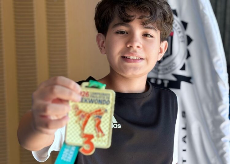 Itapetiningano de 13 anos conquista ouro no Paulista de Taekwondo
