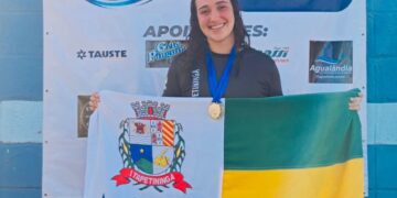 Nadadora de Itapetininga sobe ao pódio no Torneio Regional em Jundiaí