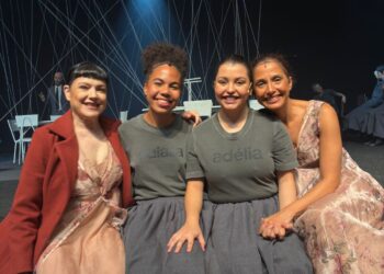 Atrizes itapetininganas relatam bastidores de espetáculo com Camila Pitanga e Bete Coelho