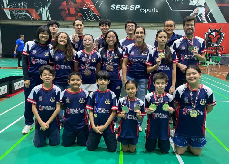 Atletas de Itapetininga conquistam 13 pódios em etapa estadual de badminton