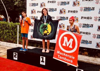 Lavínia Klapper conquistou o 1º lugar em duas provas, na categoria Petiz II, sob a coordenação do técnico José Antônio Barreiros (Tó). Foto - Divulgação