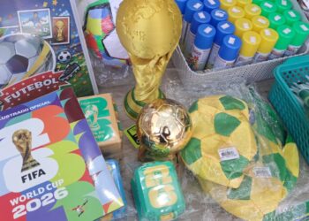Febre da Copa do Mundo, álbum de figurinhas impulsiona vendas e reúne colecionadores em Itapetininga