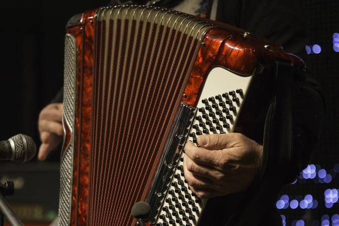 Vários