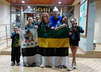 Atletas itapetininganos sobem ao pódio em campeonato de natação