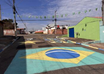 Torcedores decoram ruas e comércios com as cores do Brasil em Itapetininga. Jornal Correio de Itapetininga