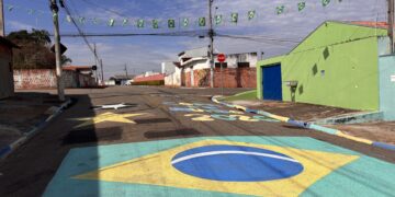 Torcedores decoram ruas e comércios com as cores do Brasil em Itapetininga. Jornal Correio de Itapetininga