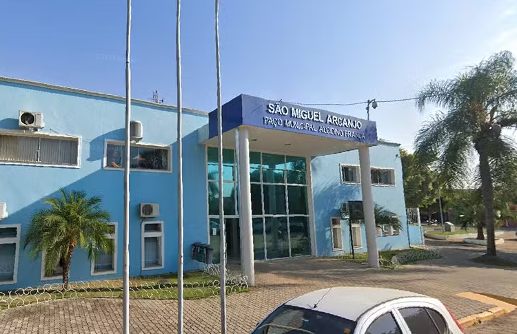 Prefeitura de São Miguel Arcanjo abre concurso com salários de até R$ 6,8 mil  